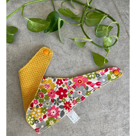 Bavoir bandana à fleurs vintage